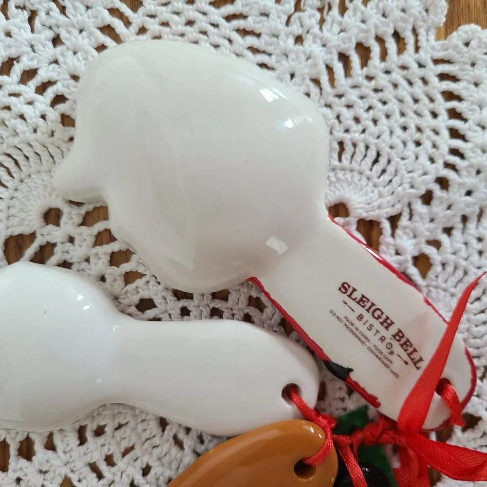 Sleigh Bell Bistro Porcelain Holiday Measuring Spoons Very Merry HL9173119 NWT